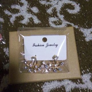 新品未使用！お得❢ピアス3点セットの画像