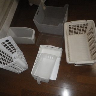 プラスチック製収納箱色々