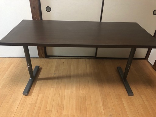 テーブル