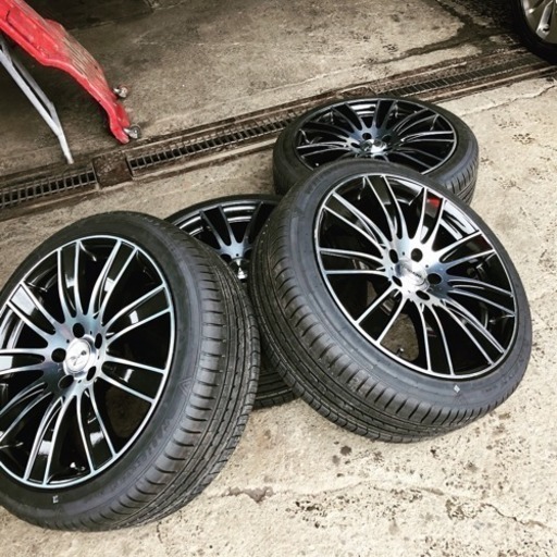 19インチホイール、タイヤ付き4本セット