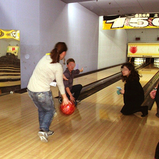 🎳ボウリング🎳オフ会現４０名！★8/18(日)13:00★初心者歓迎♪サークル活動はじめてさんＯＫ★気軽に参加してね♪♪ - 友達