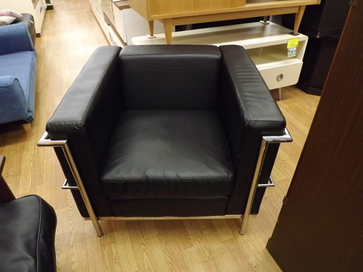 ル・コルビュジェ　ＬＣ２　一人掛けソファ　リプロダクト　黒　札幌　西岡店