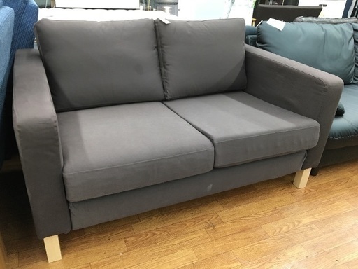 軽トラック1時間無料貸し出しあり！IKEAの二人掛けソファー