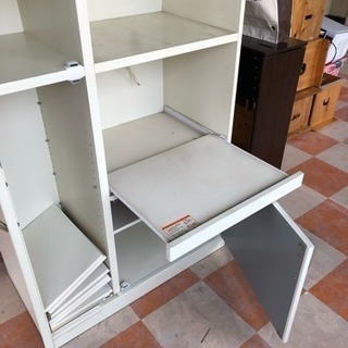 食器棚の画像