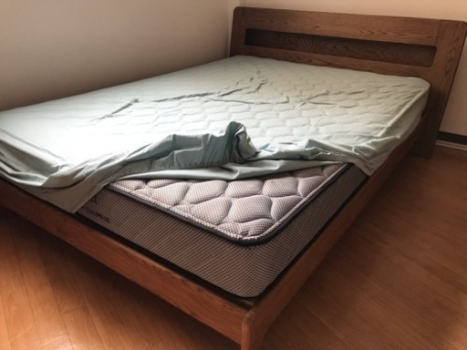 ダブルベッド