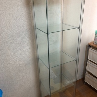 車受取限定】IKEAガラス扉キャビネット ブラウンの画像