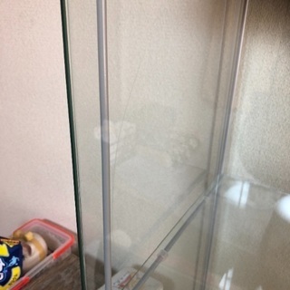 車受取限定】IKEAガラス扉キャビネット ブラウンの画像