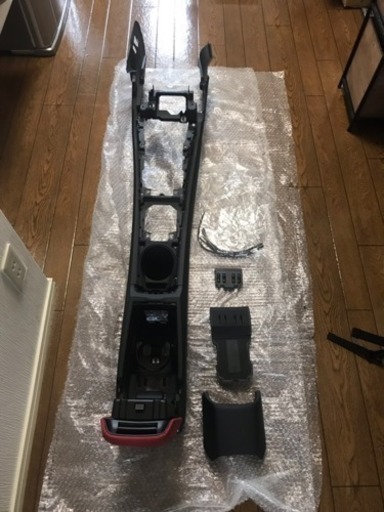 Audi TT(FV)の純正アームレストセット