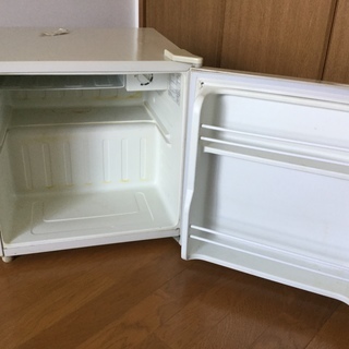 ジャンク 冷蔵庫 引き取りでしたら交通費1000円付けますの画像