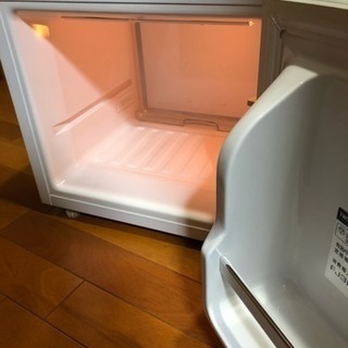 1人暮し 寝室に 1ドア冷蔵庫 20Lの画像