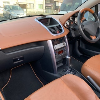 オープンカー季節到来！人気の２０７CC！電動オープン！タンレザーシート シートヒーター プレミアムの画像