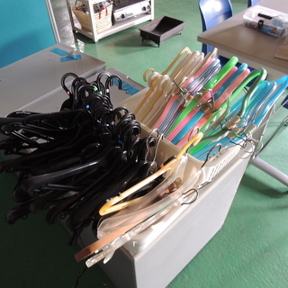 ハンガー　各種　差し上げますの画像