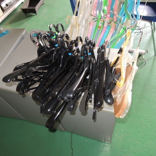 ハンガー　各種　差し上げますの画像