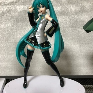 フィギュア3体の画像