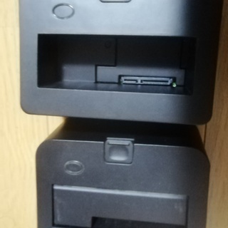 裸族のお立ち台V2 外付け HDDを出し入れ出来る (一部破損)の画像