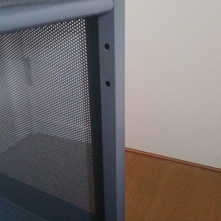 シンプルなPCデスクの画像