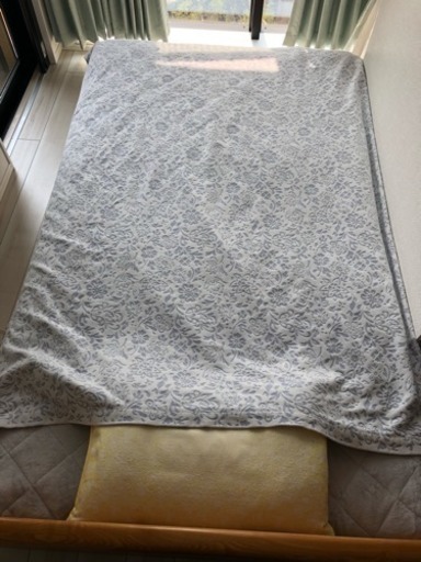 セミダブルベッド シモンズ フレーム付