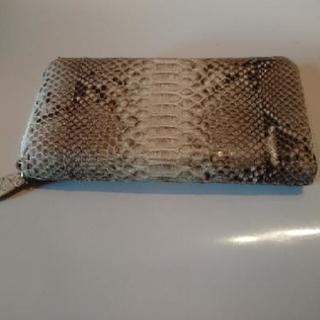 パイソン長財布