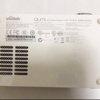 良品 美品 コンパクトプロジェクターVivitek QUMI Q2-W アダプター ケーブル付属の画像