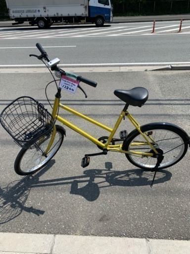 ☆中古品 黄色のシンプルな自転車 LEDライト付き カゴ取り外し出来ます。☆