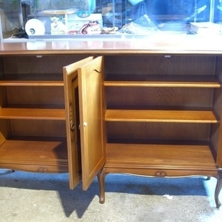 マルニ木工猫足キャビネット