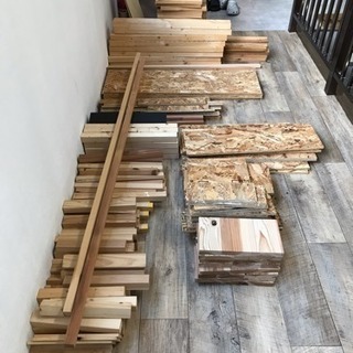 無料！0円！オシャレな棚を作れるDIY用木材！OSB合板などの画像