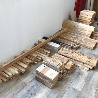 無料！0円！オシャレな棚を作れるDIY用木材！OSB合板など