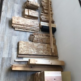 無料！0円！オシャレな棚を作れるDIY用木材！OSB合板などの画像