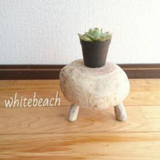 売り切れました。流木アート棚