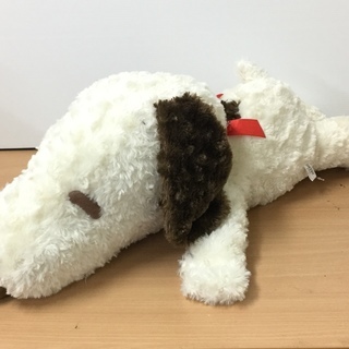 スヌーピーの大きなぬいぐるみの画像