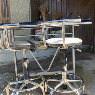 【値下】ガラステーブルセット(椅子二脚付き)の画像
