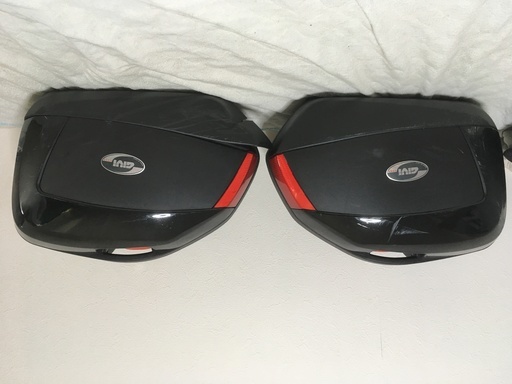 givi V35 サイドハードケース セイムキー付 難有り
