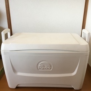 イグルー クーラーボックス 45L? 