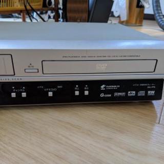 【無料】日立ビデオデッキ（VHSおよびDVDプレイヤー）の画像