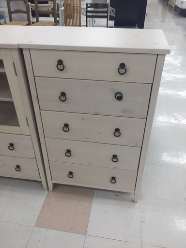 取りに来て頂ける方限定！株式会社スクロールの5段ミドルチェストのご紹介です！