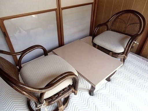 小さめサイズ◆座椅子2点＋ローテーブルセット◆臼杵市内取りに来れる方・発送不可