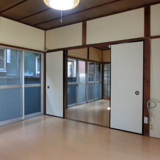 矢島貸家　／／　人気の戸建てに空が出ました。平屋２Ｋで生活しやすいです。 ご契約が成立しましたら、オーナーより玄関前に設置する置き配バッグプレゼントします！！ - 賃貸（マンション/一戸建て）