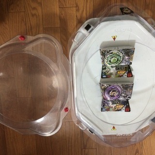 （お話中です）ベイブレードバースト 沢山のセットです。の画像