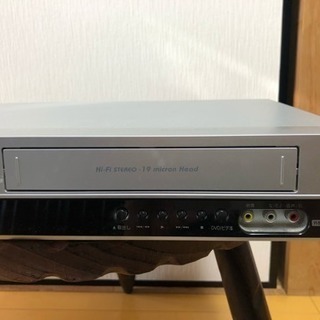 LG DVDプレーヤー/ビデオカセットレコーダー DVCR-B300の画像