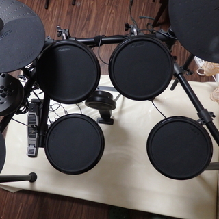 電子ドラム (ALESIS NITRO KIT 定価39,800...