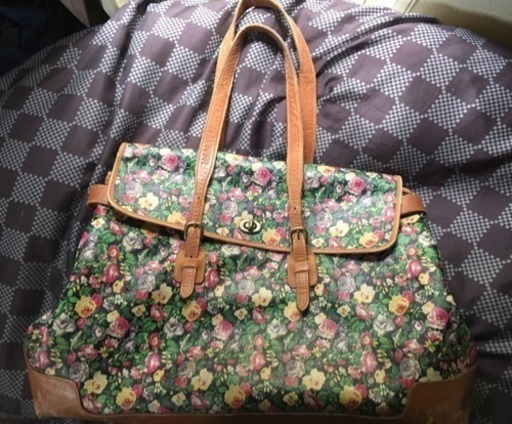 KENZOの花柄バッグ