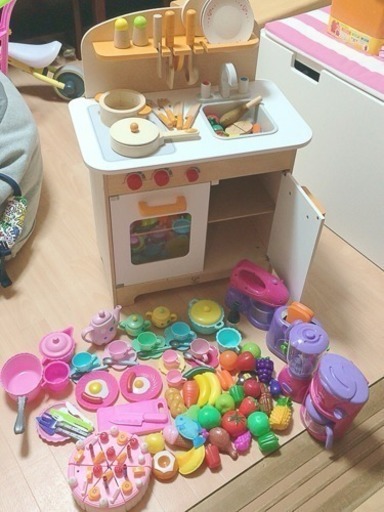 木製ままごとキッチンとおもちゃセット
