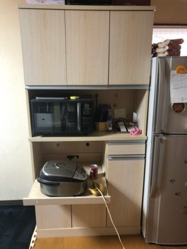 急募☆食器棚