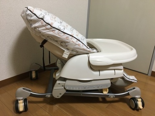 コンビ ロワイヤルオートスイング ベージュ