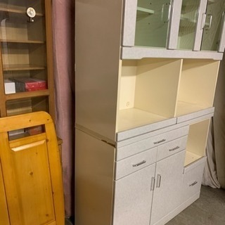 格安 食器棚の画像