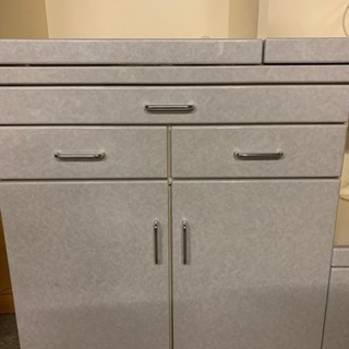 格安 食器棚の画像