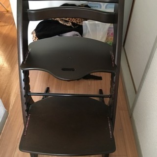 すくすくスリムチェア ガード付き ベビーチェアの画像