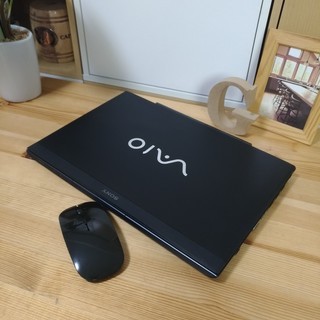 corei3でSSD搭載！　とても美品★　オシャレなコンパクト薄型VAIOブラック☆　高性能corei3　メモリ4G　SONY　VAIO　カメラ付き　13.3inchのコンパクト薄型軽量★　持ち運び　最新Windows10　64Bit　黒　SSD128　マウス付き　DVDドライブ　カメラ搭載 　ノートパソコン　無線LAN　Wi-Fi対応 