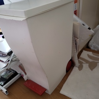 ステップ式　ごみ箱　引き取りに来て下さる方
