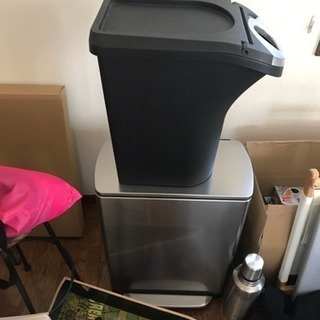 貰って頂けませんか？ ゴミ箱  2個セット 